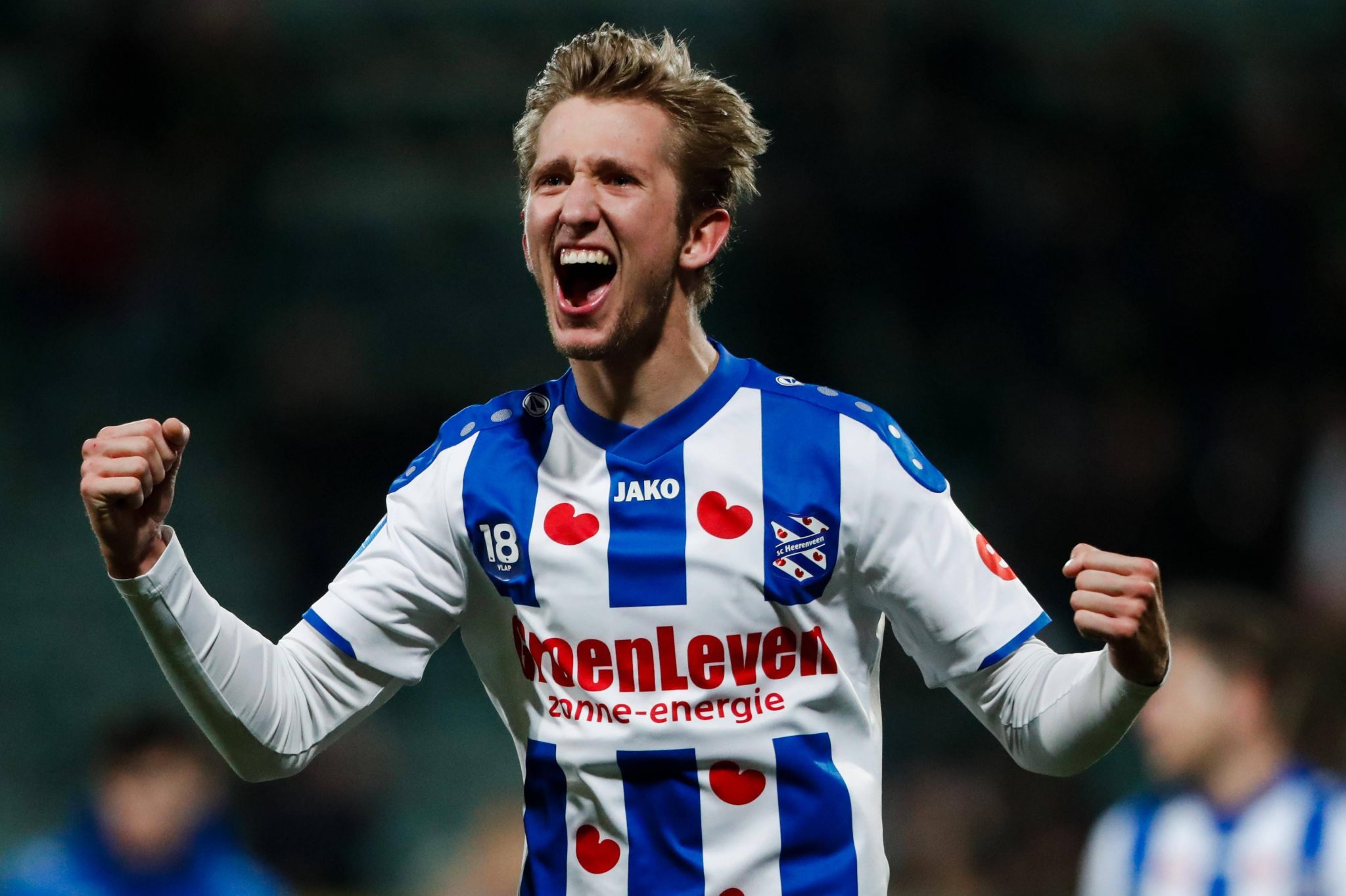 包含转会期浙江稠州迎来里程碑：荷甲节点到来，底气十足，数据趋势出现新变化的词条